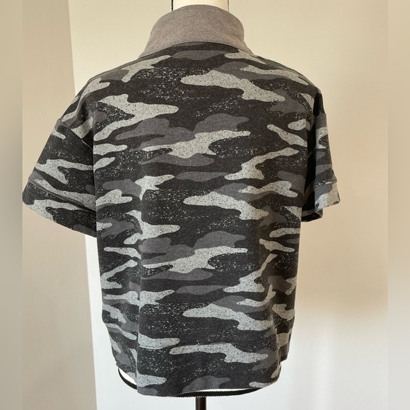 Flirtitude Active top in a size small - Picture 2 of 12